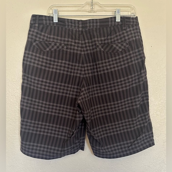 Lululemon Mens Size 36 Black Checked Plaid Golf Short Casual Athletic - Picture 2 of 12